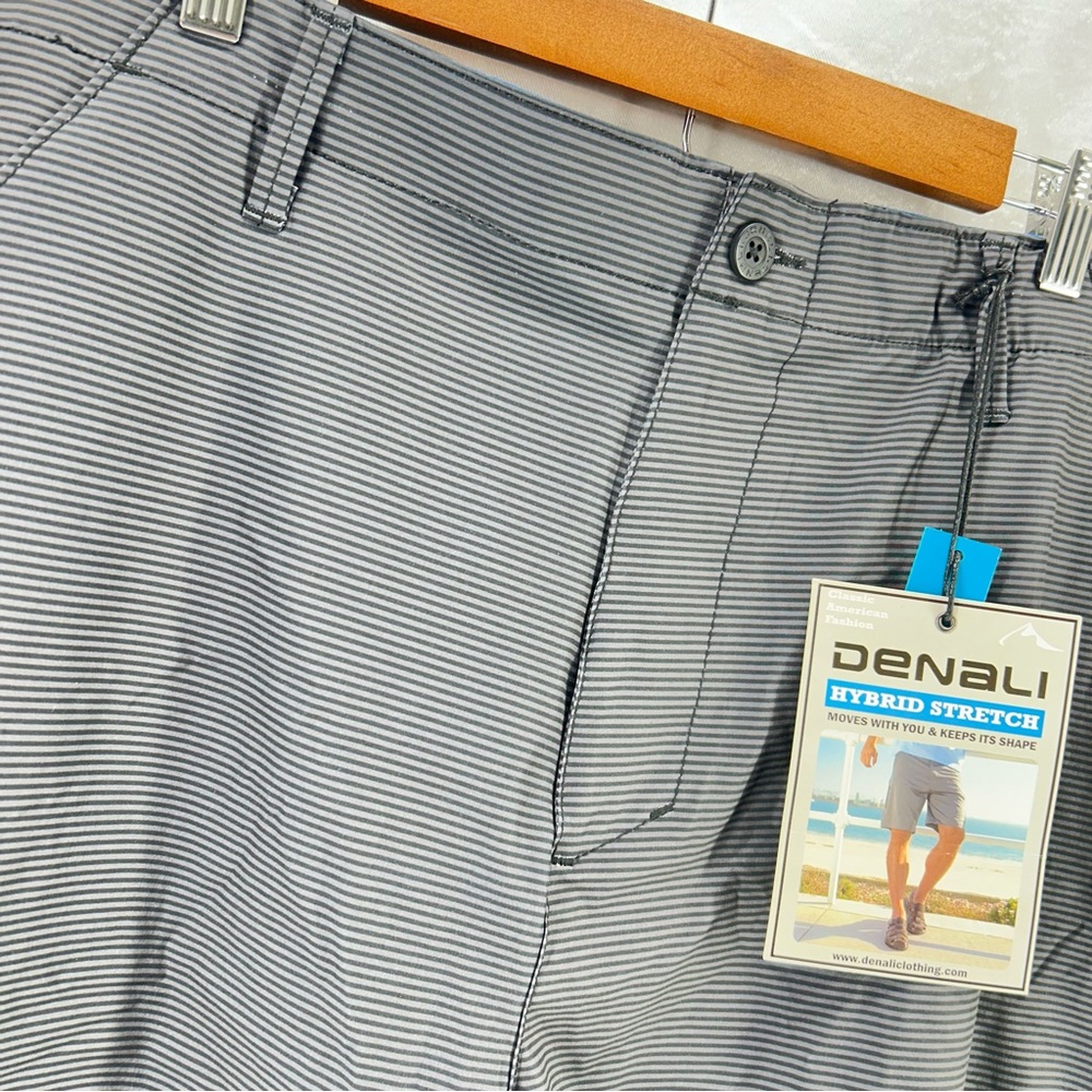 Denali Hybrid Stretch Shorts Size 40 - Picture 4 of 6